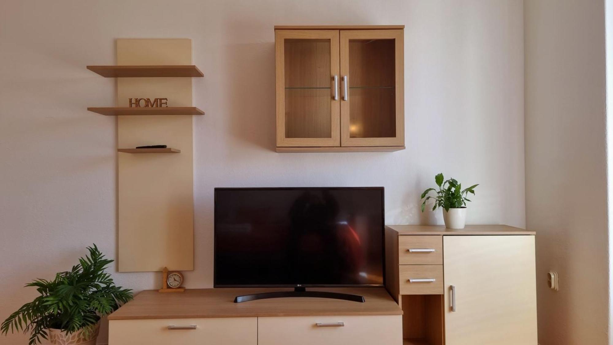 Apartment Merica Omis Bagian luar foto