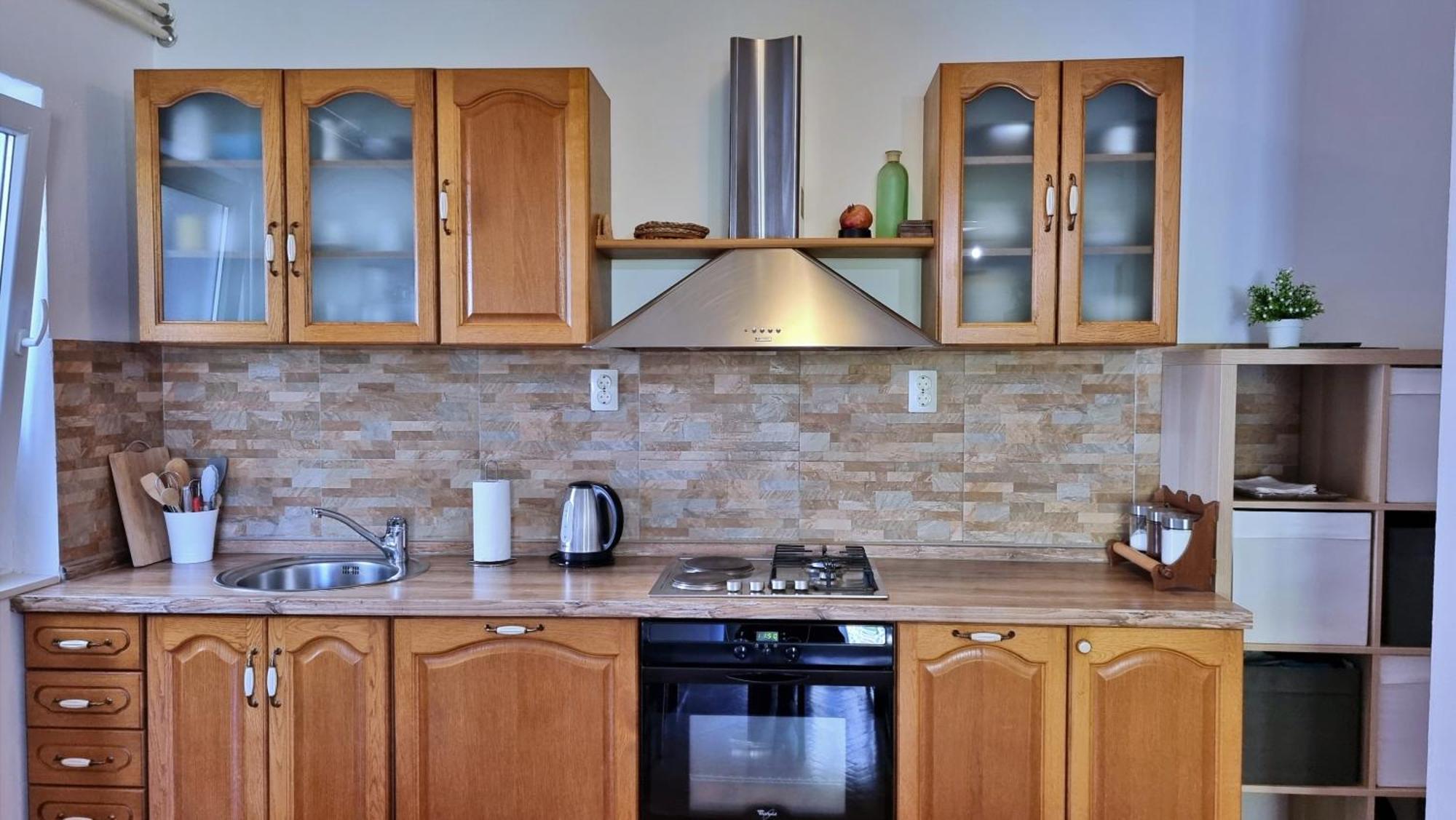 Apartment Merica Omis Bagian luar foto